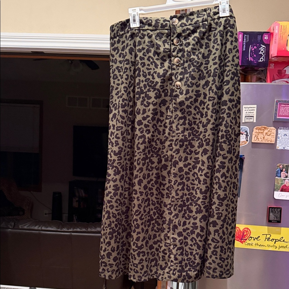 Leopard Print Button-Front Skirt